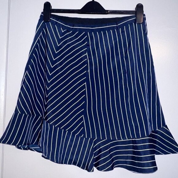 J. Crew Navy & White Swing Skirt Pinstripe Flounce Rounded Flare Hem Size 8 - Picture 2 of 4